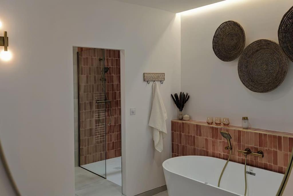 Meraki - Luxe & Voyage - Jacuzzi & Cinema Apartment Saint-Etienne (Loire)