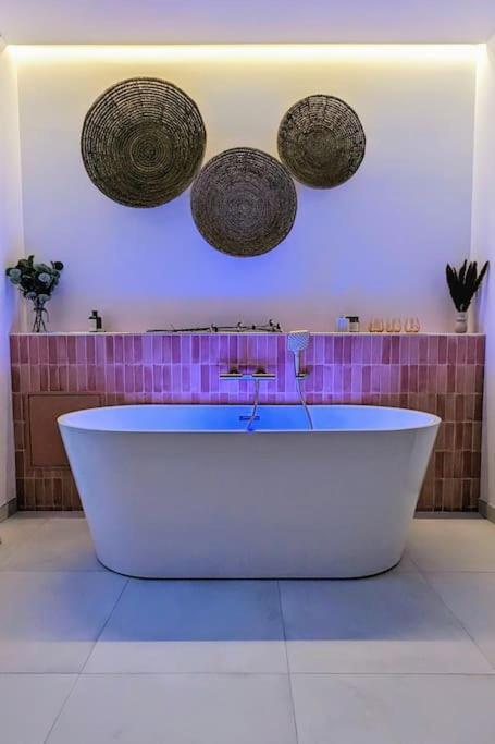 Meraki - Luxe & Voyage - Jacuzzi & Cinema