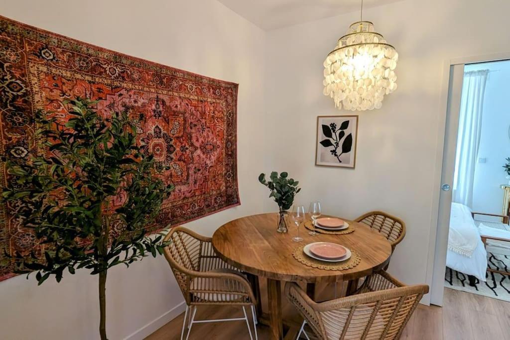 Meraki - Luxe & Voyage - Jacuzzi & Cinema Apartment