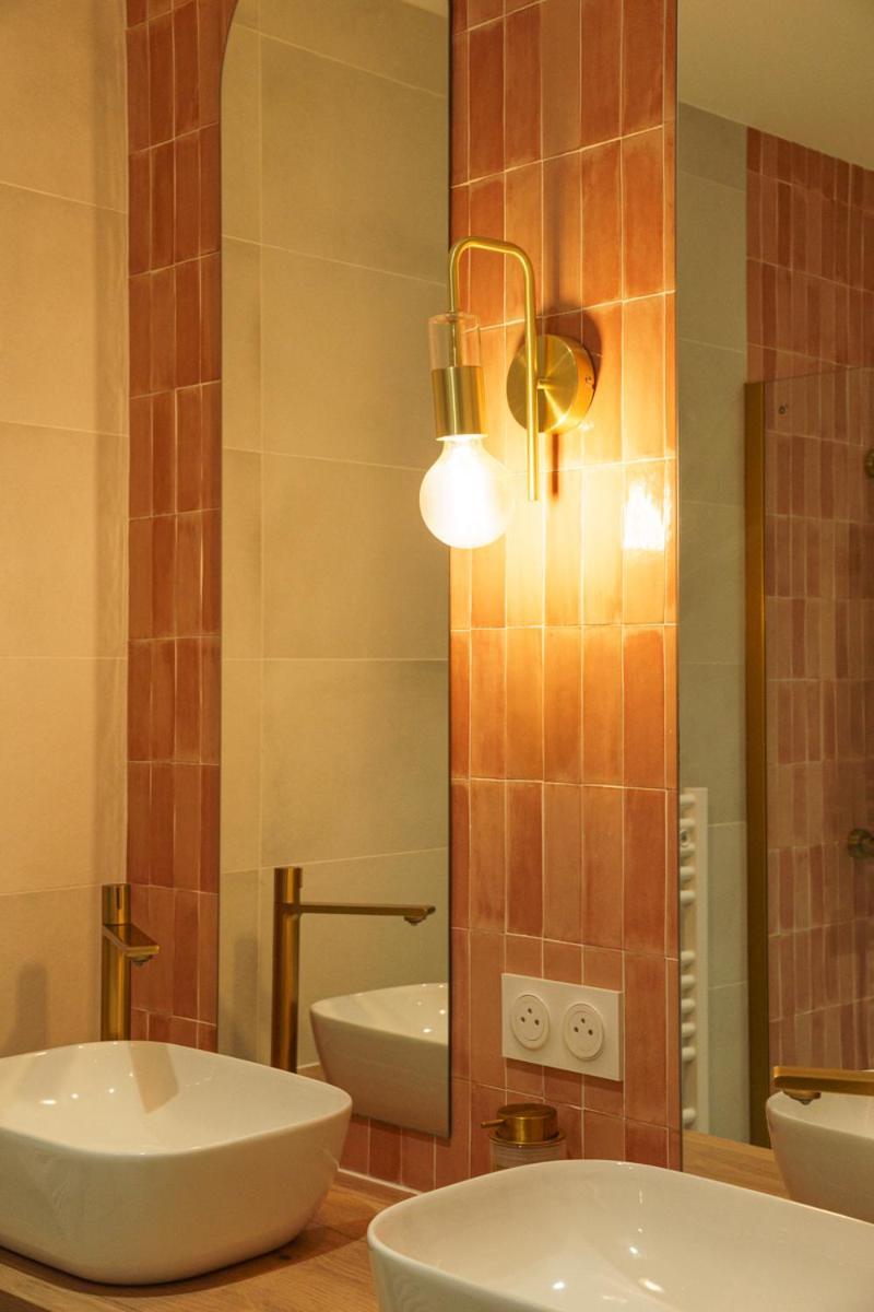 Meraki - Luxe & Voyage - Jacuzzi & Cinema * Saint-Etienne (Loire)